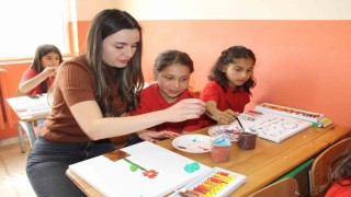 Şırnakta çocukların dilekleri 106 balonla gökyüzüne taşındı