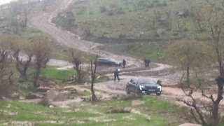 Şırnakta köy yolu kapandı, öğretmenler mahsur kaldı