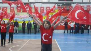 Şırnakta öğrencilerden renkli 23 Nisan kutlaması
