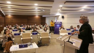 Sivasta genç iletişimciler dijital dünyaya hazırlanıyor