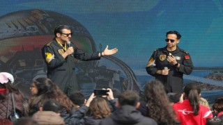 SOLOTÜRK pilotları İstanbulda vatandaşlarla bir araya geldi
