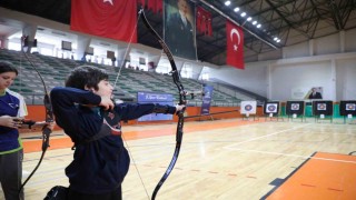 Spor festivalinde öğrenciler okçular yarıştı