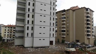 Stajyer öğrenci 25 metreden düşerek hayatını kaybetti, o anlar kameraya yansıdı