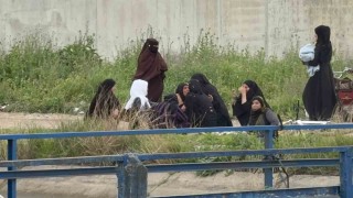 Sulama kanalına giren çocuk kayboldu, yakınları gözyaşı döktü