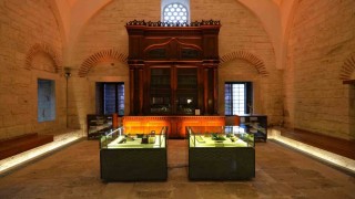 Sultan Abdülhamid Hanın elleriyle yaptığı kitaplık Beyazıt Yazma Eser Kütüphanesinde 142 yıldır korunuyor