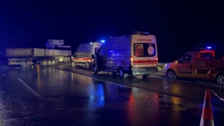 Tarsus-Adana-Gaziantep Otoyolunda kamyonet tırla çarpıştı: 1 ölü, 1 yaralı