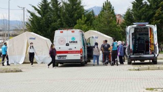 Tatbikat için canlı canlı tabuta girdi