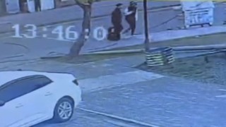 Tatvanda faciadan dönüldü: Telefon direği az kalsın yoldan geçen 2 kişinin üzerine düşecekti