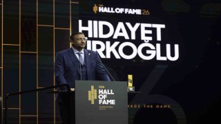 TBF Başkanı Hidayet Türkoğlu, FIBA Hall of Fame 2026 ödülünü aldı