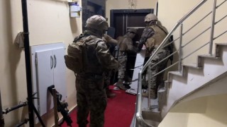 Tefecilere şafak operasyonu: Evden servet çıktı