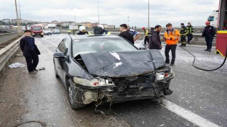 TEM Otoyolunda yola dökülen atıklar sonucu zincirleme kaza, 7 araç birbirine girdi