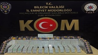 Tırın gizli bölgesine saklanmış 846 paket kaçak sigara ele geçirildi, 2 şüpheli yakalandı