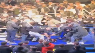 Trabzonda hafif sıklet maçında kavga