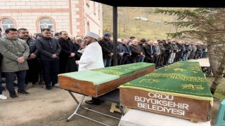 Trafik kazasında hayatını kaybeden baba ve öğretmen kızı son yolculuğuna uğurlandı