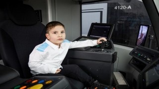 Tramvay tutkunu 6 yaşındaki Muhammet Enesin hayali gerçeğe dönüştü