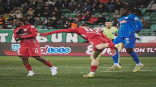 Trendyol Süper Lig: Çaykur Rizespor: 0 - Gaziantep FK: 1 (İlk yarı)