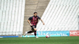 Trendyol Süper Lig: Fatih Karagümrük: 1 - Çaykur Rizespor: 0 (İlk yarı)