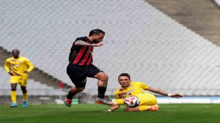 Trendyol Süper Lig: Fatih Karagümrük: 1 - Eyüpspor: 2 (İlk yarı)