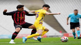 Trendyol Süper Lig: Fatih Karagümrük: 1 - Eyüpspor: 2 (Maç sonucu)