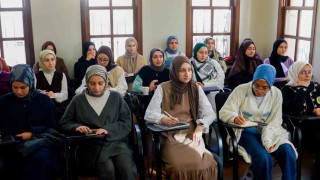 TÜRGEV, Filistinden gelen 246 genç kıza eğitimde kapı açtı