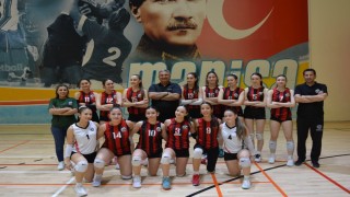 Turgutlu Belediyesi U17 Voleybol Takımı Manisa 2ncisi