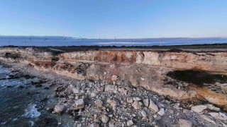 Turizm merkezi Bozcaadadaki Polente Burnunda göçük