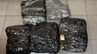Türk yolcunun belinden 5 kilo 510 gram uyuşturucu çıktı