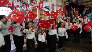 Tuzla Belediye Binasında 23 Nisan coşkusu
