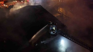 Tuzlada polyester fabrikasında yangın: Ekipler seferber oldu