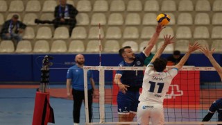 TVF Erkekler Voleybol 1. Ligi Yarı Finali: Kocaeli Büyükşehir Belediye Kağıtspor: 4 - Arkasspor: 1