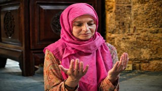 Ukraynalı yoga eğitmeni Lena, Müslüman olup Meryem ismini aldı
