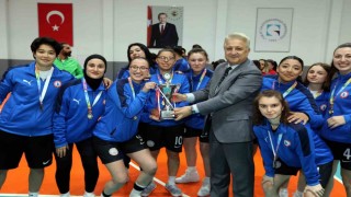 ÜNİLİGde kupa sahiplerini buldu