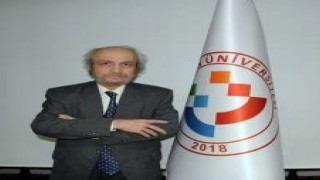 Üniversitenin lojmanında ölü bulundu