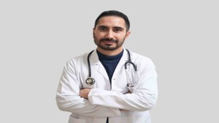 Uzm. Dr. Emin Cecen hasta kabulüne başladı