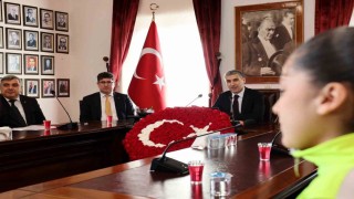 Vali Aktaş: Sporda ve eğitimde başarı gösteren gençler şehrin en kıymetli hazinesidir