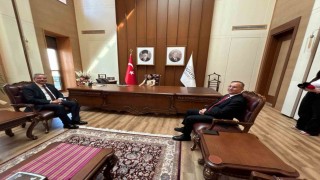 Vali Kemal Çeber, koltuğunu Eylül Lina Yıldıza devretti