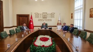Vali Sözer ve İl Müdürü İlhan çevrim içi toplantıya katıldı