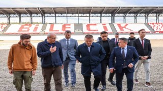 Vali Sözer yeni stadyum inşaatında ve spor salonunda incelemelerde bulundu