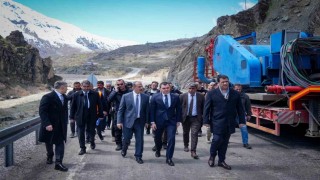 Vali Taşyapan heyelan bölgesinde