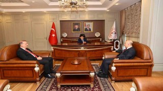 Vali Varol koltuğunu Özgür Kaşıyuğuna devretti