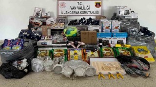 Vanda gümrük kaçağı malzeme ele geçirildi