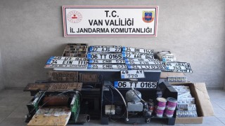 Vanda sahte sahte plaka basanlara operasyon