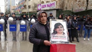 Vanlı Anne: Bu bayrak için ölün