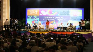 Venezuelalılar ABD yaptırımlarının kaldırılması için yürüyüş başlattı