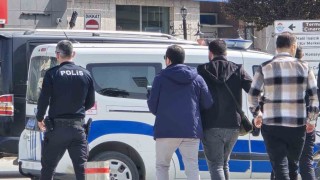 Yalovada izinsiz fotoğraf çeken şahsa meydan dayağı