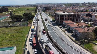 Yalovada köprülü kavşakta çalışma nedeniyle trafik yoğunluğu