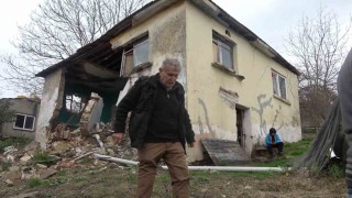 Yan parseldeki inşaat nedeniyle evsiz kaldılar