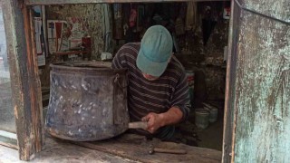 Yarım asırlık son kalay ustası teknolojiye direniyor