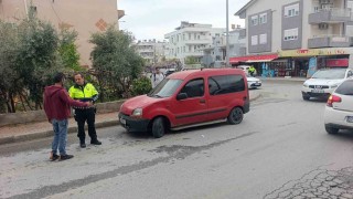 Yayanın aracın altında kaldığı kaza kamerada