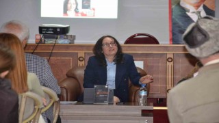 Yazar Hülya Başarangil Demir, Bilecikte okuyucuyla bir araya geldi